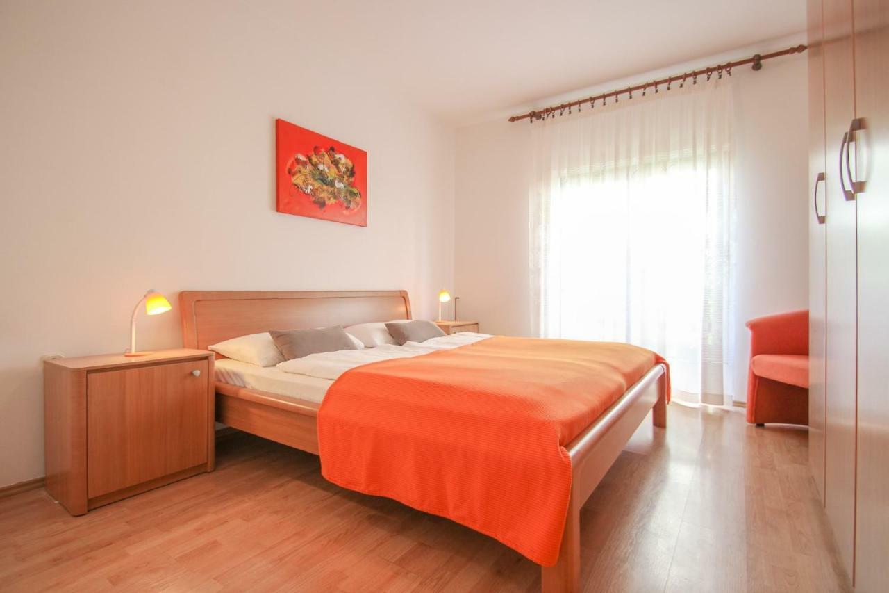 Appartement Alenka Orange à Novigrad Istria Extérieur photo