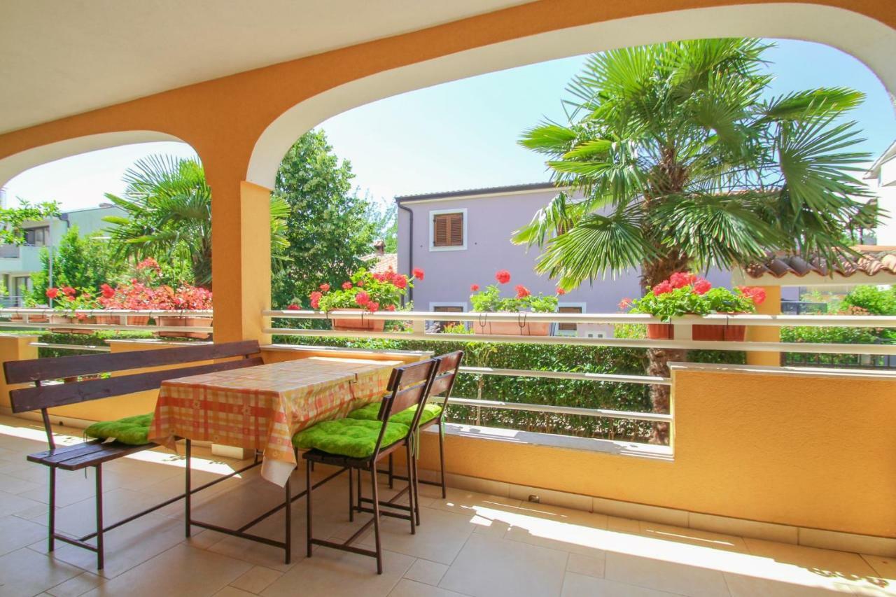 Appartement Alenka Orange à Novigrad Istria Extérieur photo